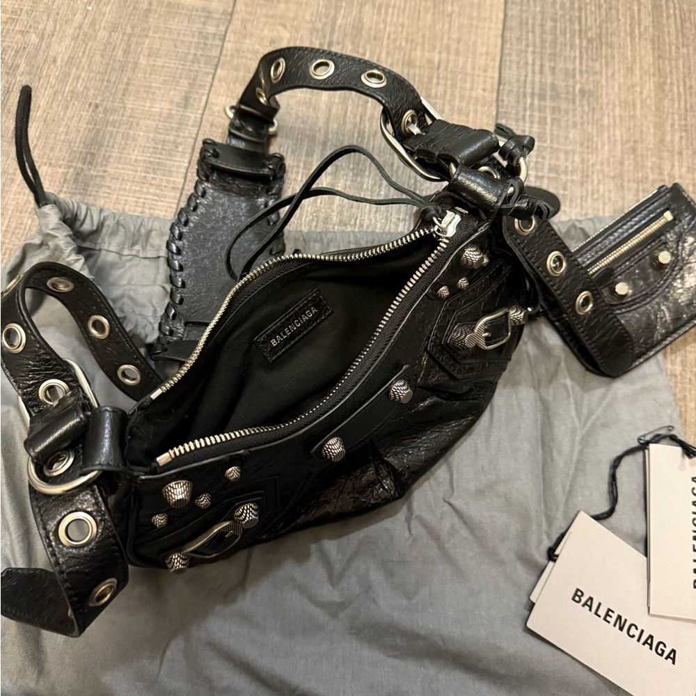 Balenciaga Black ‘Le Cagole XS‘ Leather Shoulder Bag - Picture 4 of 17